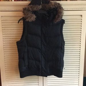 GAP black puffer vest szM